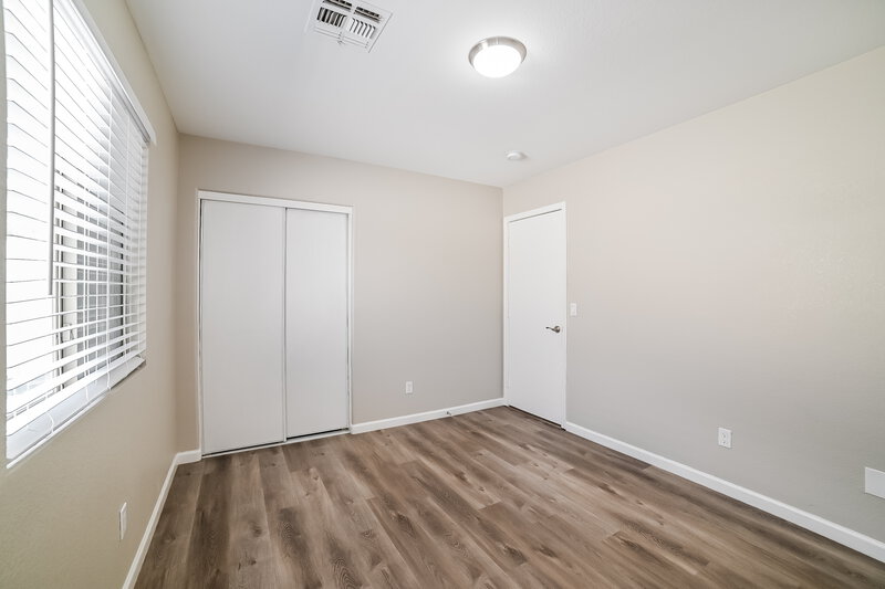2,000/Mo, 6209 W Raymond St Phoenix, AZ 85043 Bedroom View 4