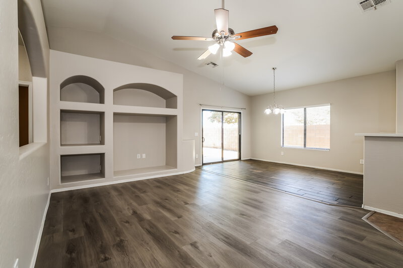 2,075/Mo, 2558 W Lynne Ln Phoenix, AZ 85041 Living Room View 2