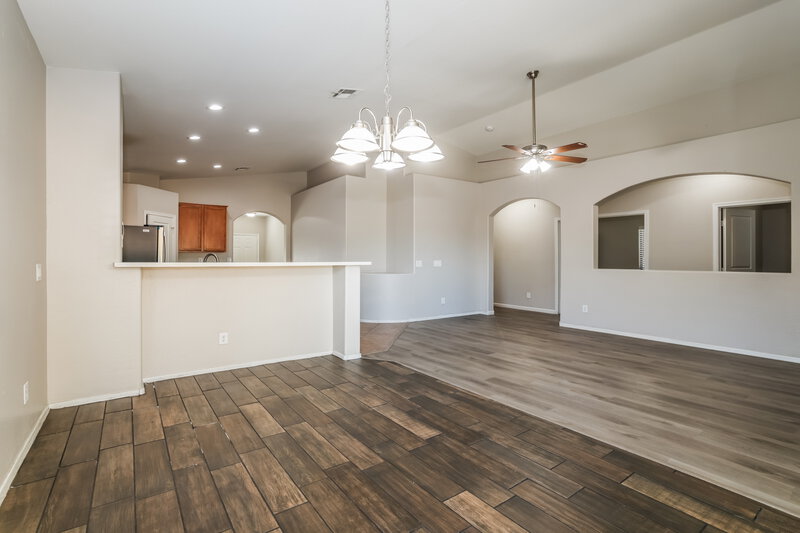 2,075/Mo, 2558 W Lynne Ln Phoenix, AZ 85041 Dining Room View