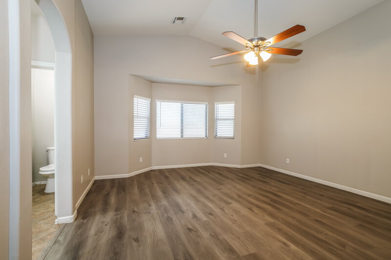 2,075/Mo, 2558 W Lynne Ln Phoenix, AZ 85041 Main Bedroom View
