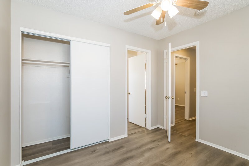 2,115/Mo, 3805 E Ironwood Dr Phoenix, AZ 85044 Bedroom View 2