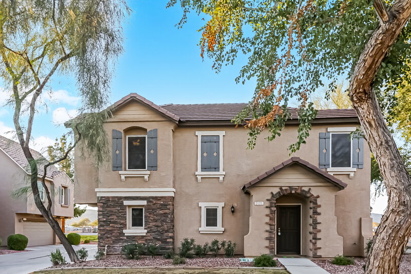 2,025/Mo, 2121 E Huntington Dr Phoenix, AZ 85040 External View