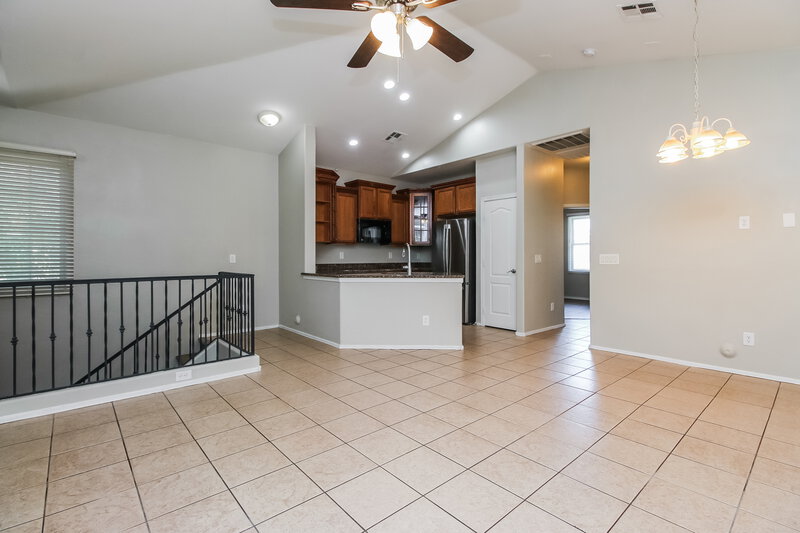 1,880/Mo, 2121 E Huntington Dr Phoenix, AZ 85040 Dining Room View