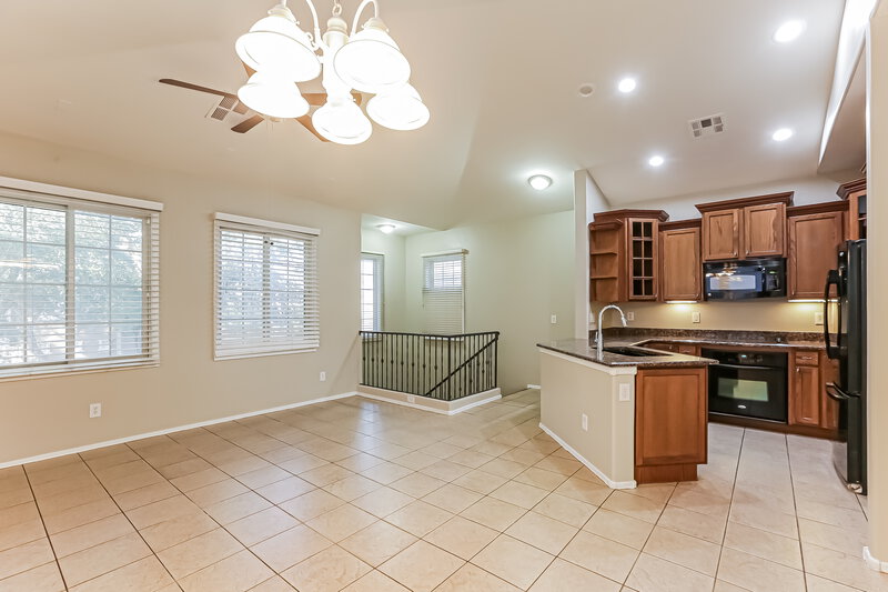 2,025/Mo, 2121 E Huntington Dr Phoenix, AZ 85040 Dining Room View