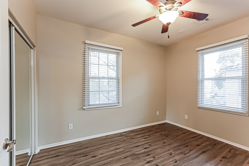 2,025/Mo, 2121 E Huntington Dr Phoenix, AZ 85040 Main Bedroom View