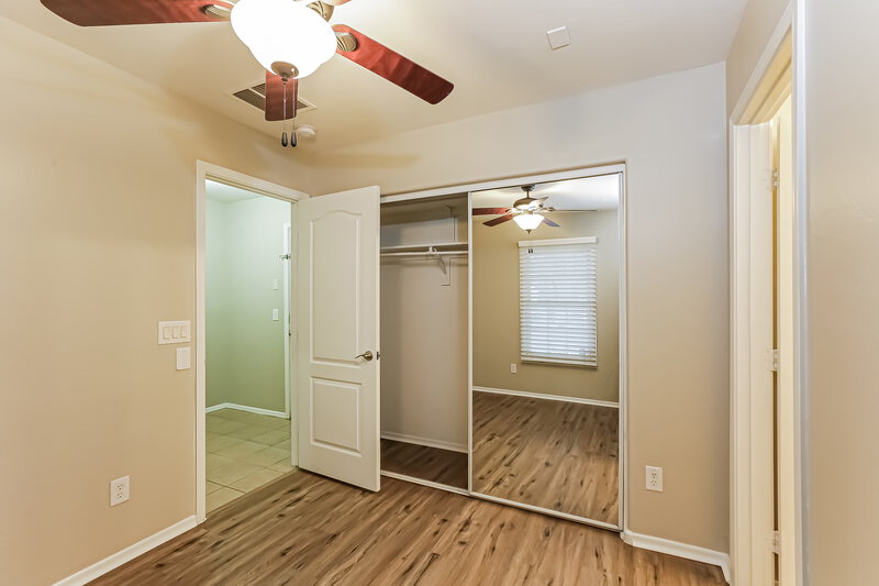 2,025/Mo, 2121 E Huntington Dr Phoenix, AZ 85040 Bedroom View 2