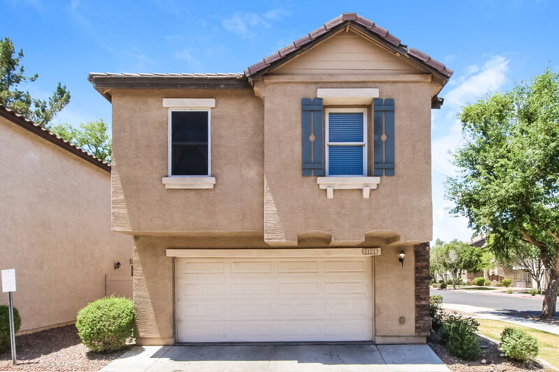 1,880/Mo, 2121 E Huntington Dr Phoenix, AZ 85040 Rear View