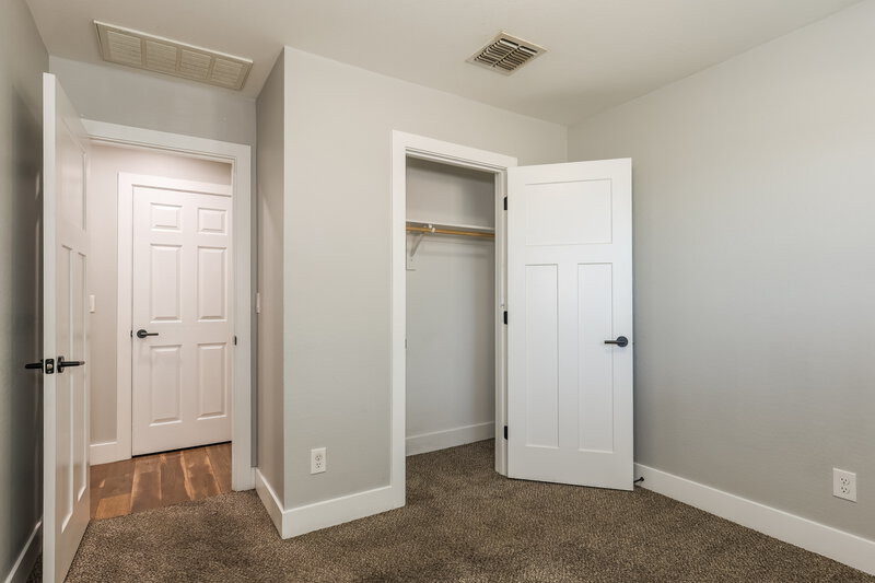 2,085/Mo, 3865 W Gaby Rd Phoenix, AZ 85041 Bedroom View