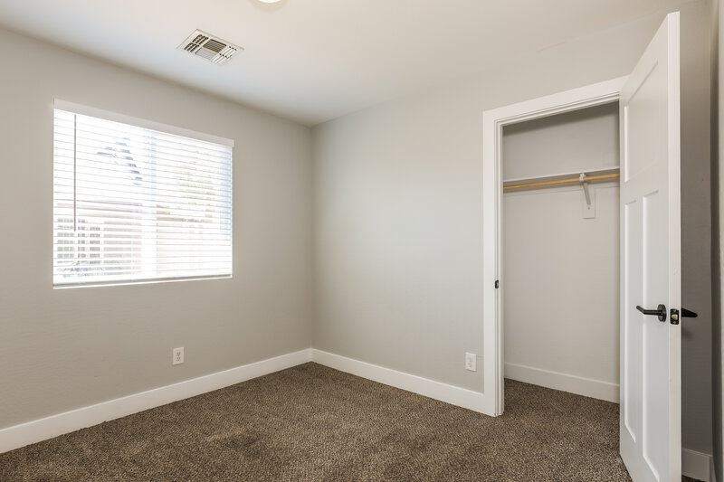 2,085/Mo, 3865 W Gaby Rd Phoenix, AZ 85041 Bedroom View 3