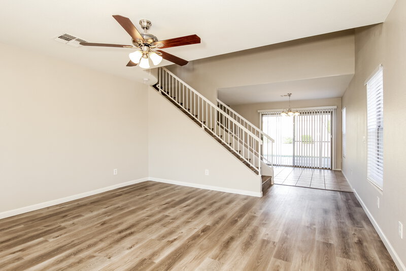 2,560/Mo, 6612 W West Wind Dr Glendale, AZ 85310 Living Room View