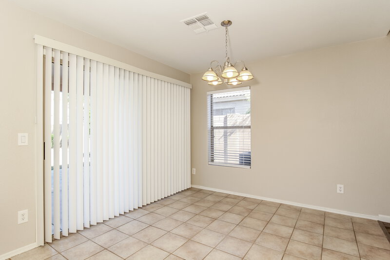 2,560/Mo, 6612 W West Wind Dr Glendale, AZ 85310 Dining Room View