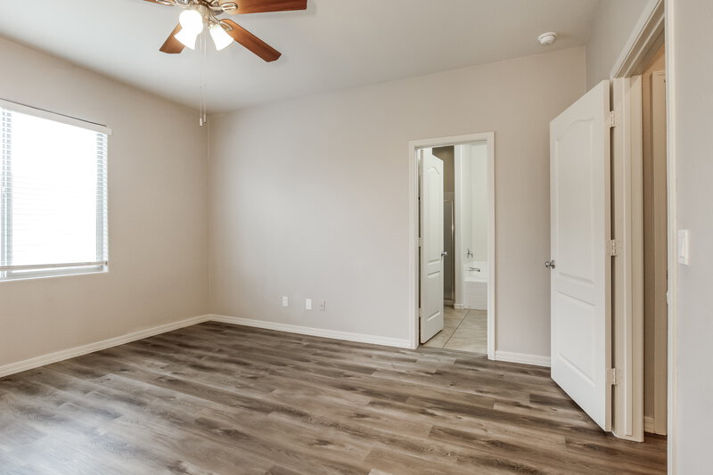 1,825/Mo, 24580 W Sheraton Ln Buckeye, AZ 85326 Main Bedroom View