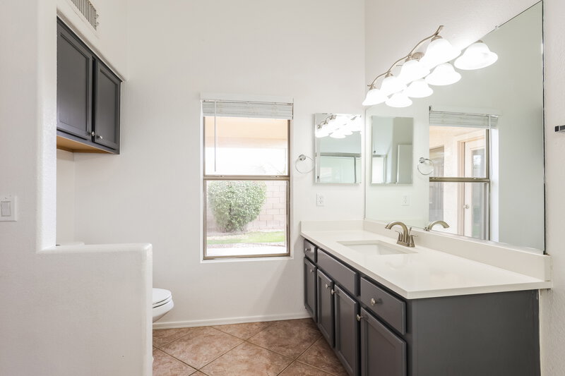 2,430/Mo, 2267 E Arabian Dr Gilbert, AZ 85296 Main Bathroom View
