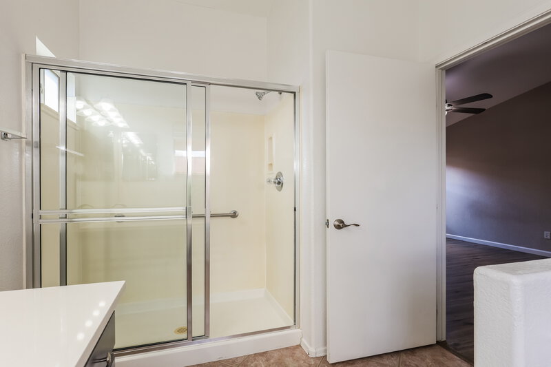 2,430/Mo, 2267 E Arabian Dr Gilbert, AZ 85296 Main Bathroom View 2