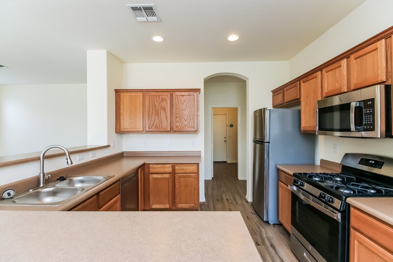 2,365/Mo, 3059 E Merlot St Gilbert, AZ 85298 Kitchen View 2