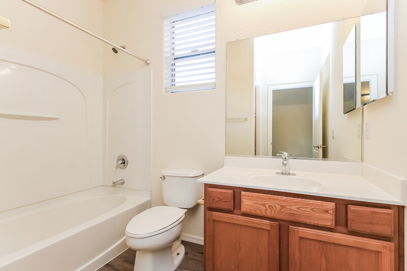 2,365/Mo, 3059 E Merlot St Gilbert, AZ 85298 Bathroom View