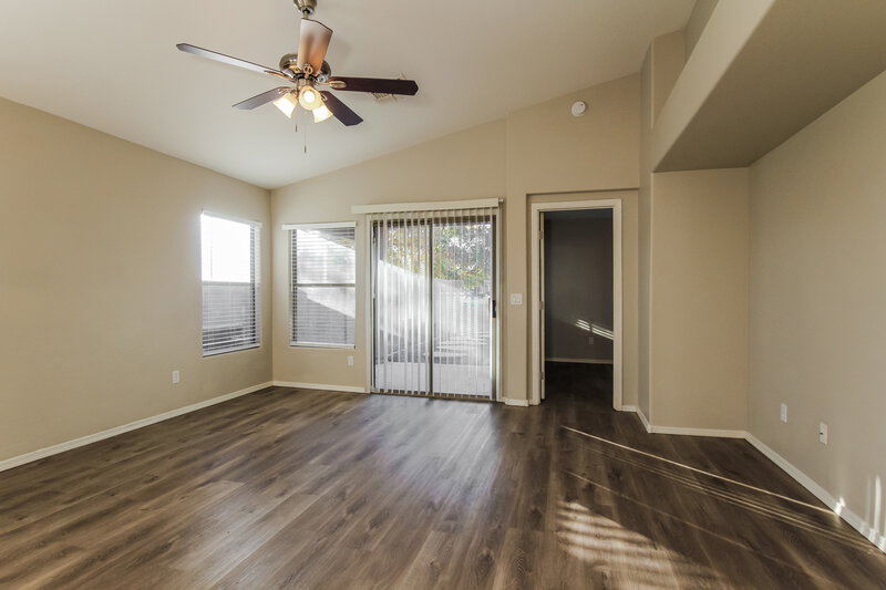 2,090/Mo, 1607 W Nancy Ln Phoenix, AZ 85041 Living Room View