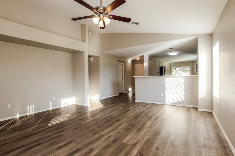 2,090/Mo, 1607 W Nancy Ln Phoenix, AZ 85041 Living Room View 3