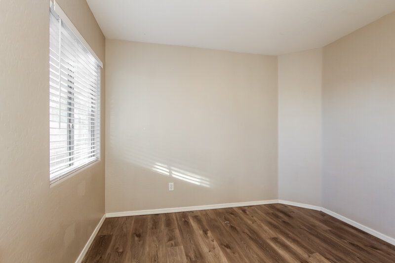 2,090/Mo, 1607 W Nancy Ln Phoenix, AZ 85041 Bedroom View