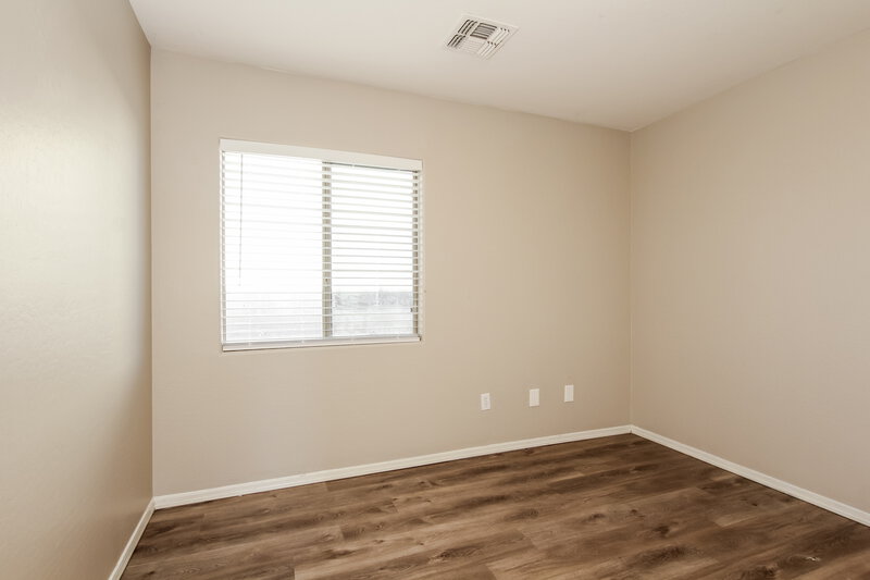 2,090/Mo, 1607 W Nancy Ln Phoenix, AZ 85041 Bedroom View 2