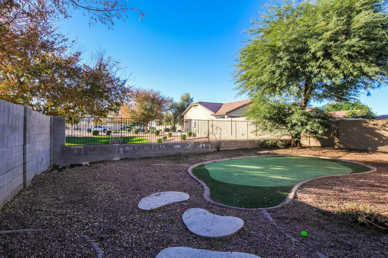 2,090/Mo, 1607 W Nancy Ln Phoenix, AZ 85041 Backyard View
