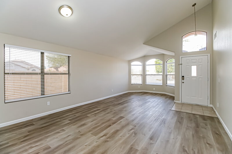 2,495/Mo, 477 E Devon Dr Gilbert, AZ 85296 Living Room View