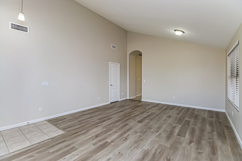 2,495/Mo, 477 E Devon Dr Gilbert, AZ 85296 Living Room View 2