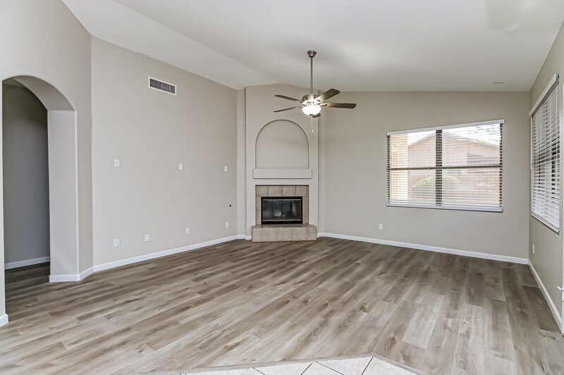 2,495/Mo, 477 E Devon Dr Gilbert, AZ 85296 Family Room View