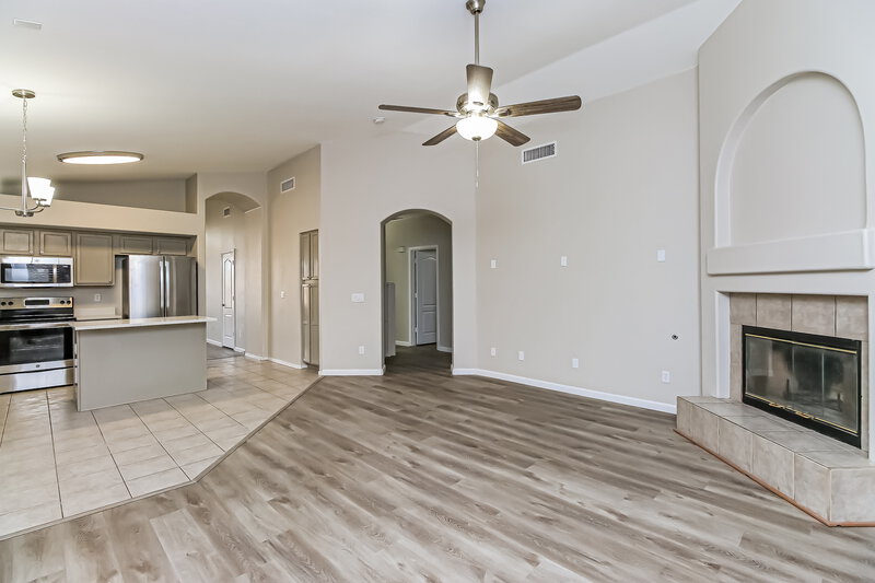 2,495/Mo, 477 E Devon Dr Gilbert, AZ 85296 Family Room View 2