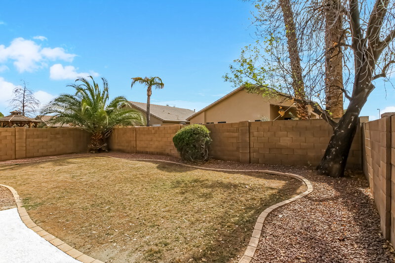 2,495/Mo, 477 E Devon Dr Gilbert, AZ 85296 Rear View