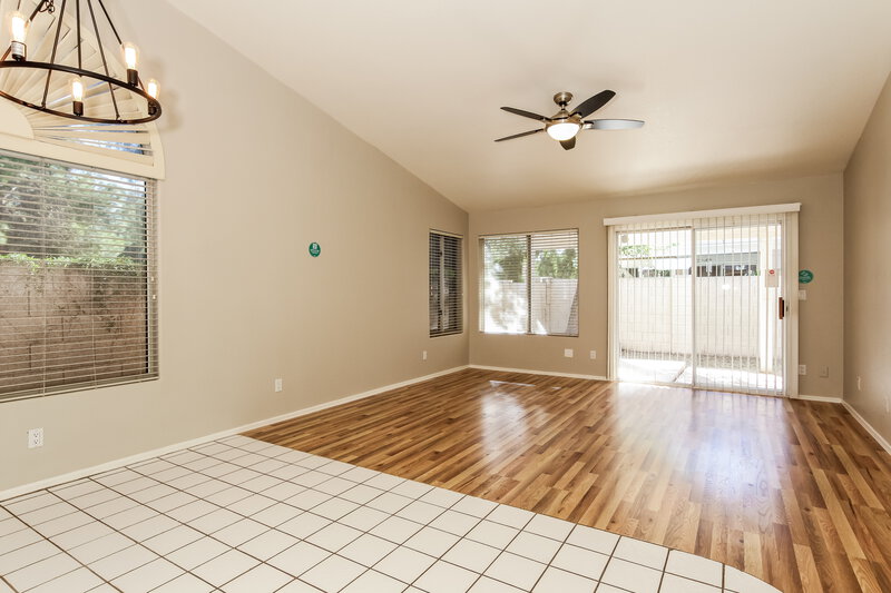 1,965/Mo, 7034 N 28th Dr Phoenix, AZ 85051 Living Room View
