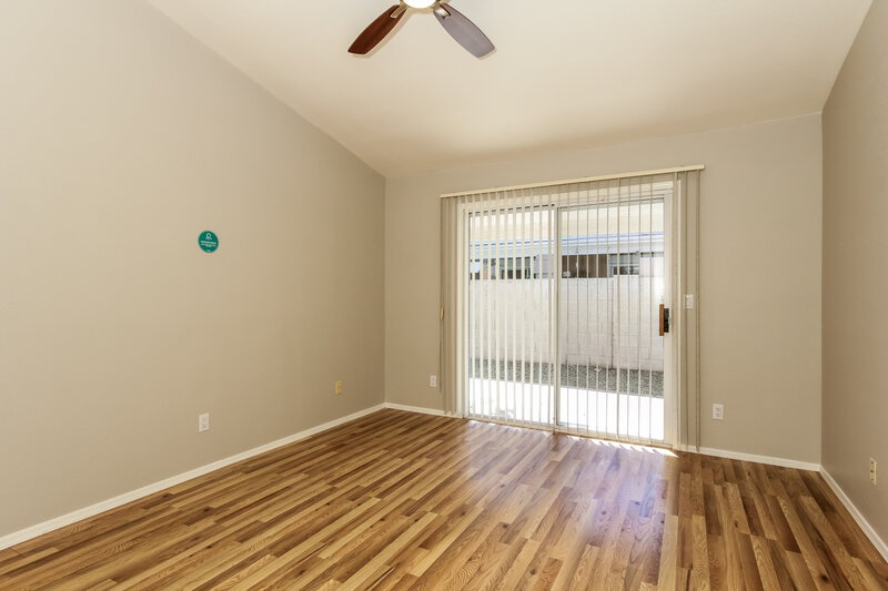 1,965/Mo, 7034 N 28th Dr Phoenix, AZ 85051 Main Bedroom View