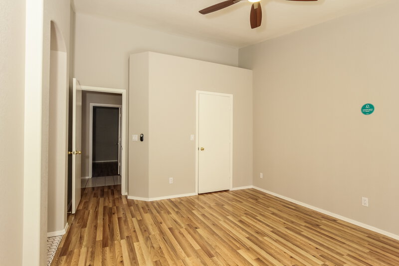 1,965/Mo, 7034 N 28th Dr Phoenix, AZ 85051 Main Bedroom View 2