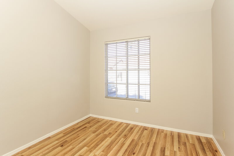 1,965/Mo, 7034 N 28th Dr Phoenix, AZ 85051 Bedroom View 2