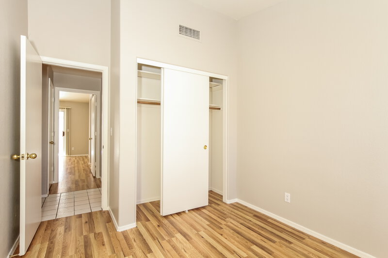 1,965/Mo, 7034 N 28th Dr Phoenix, AZ 85051 Bedroom View 3