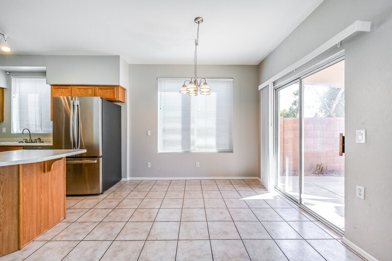 2,185/Mo, 2221 E Union Hls Dr Unit 160 Phoenix, AZ 85024 Dining Room View