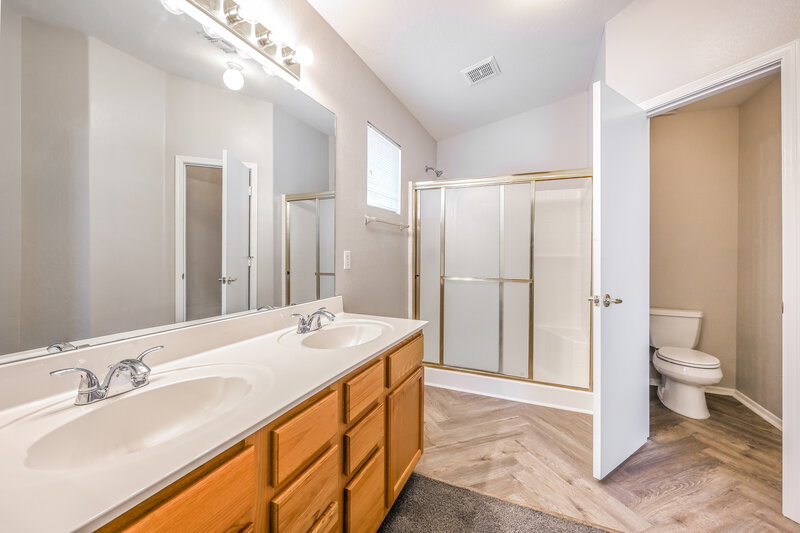 2,185/Mo, 2221 E Union Hls Dr Unit 160 Phoenix, AZ 85024 Main Bathroom View