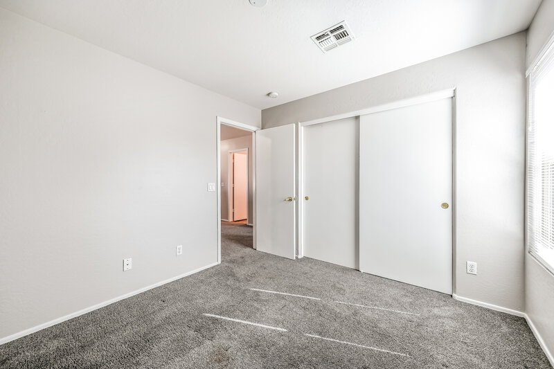 2,185/Mo, 2221 E Union Hls Dr Unit 160 Phoenix, AZ 85024 Bedroom View 2