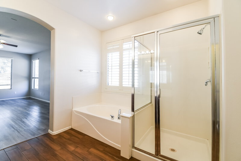 2,535/Mo, 3700 E Morning Star Ln Gilbert, AZ 85298 Main Bathroom View