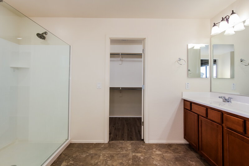 3,155/Mo, 21219 E Creekside Dr Queen Creek, AZ 85142 Main Bathroom View