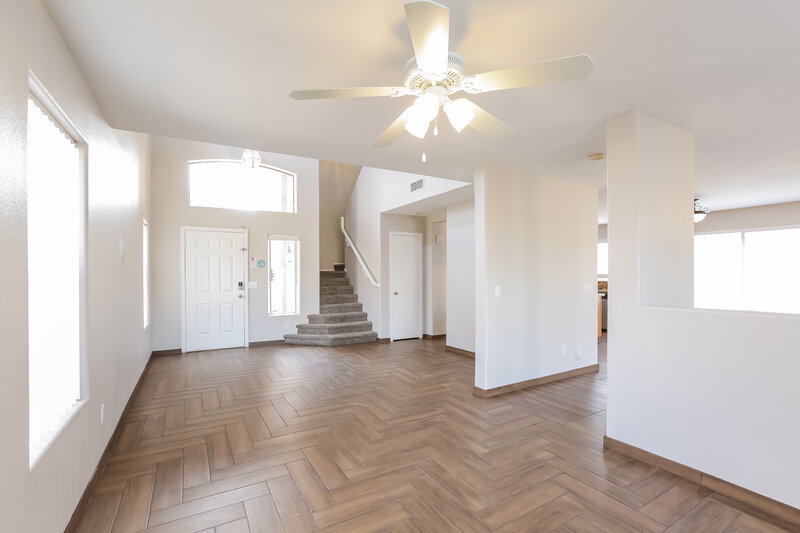 2,325/Mo, 2210 W Saint Catherine Ave Phoenix, AZ 85041 Misc View 2