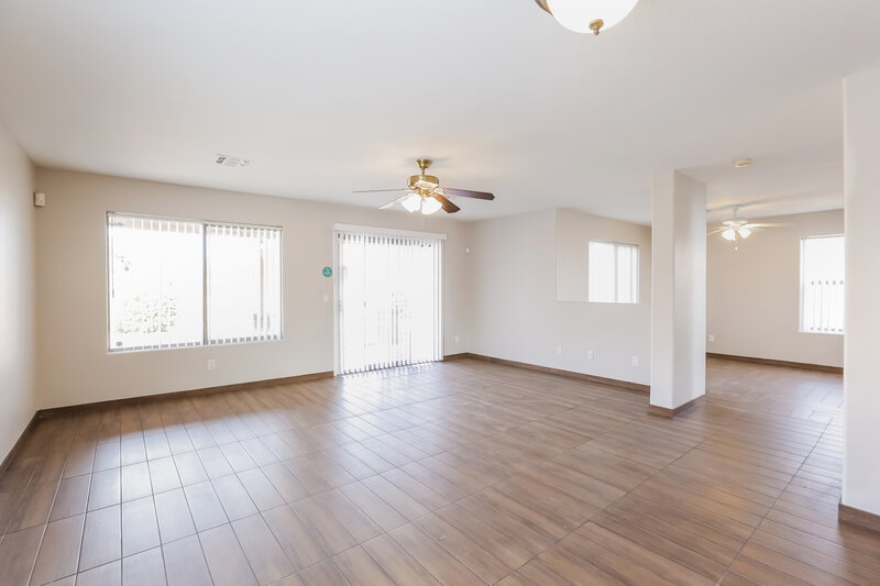 2,325/Mo, 2210 W Saint Catherine Ave Phoenix, AZ 85041 Misc View 5