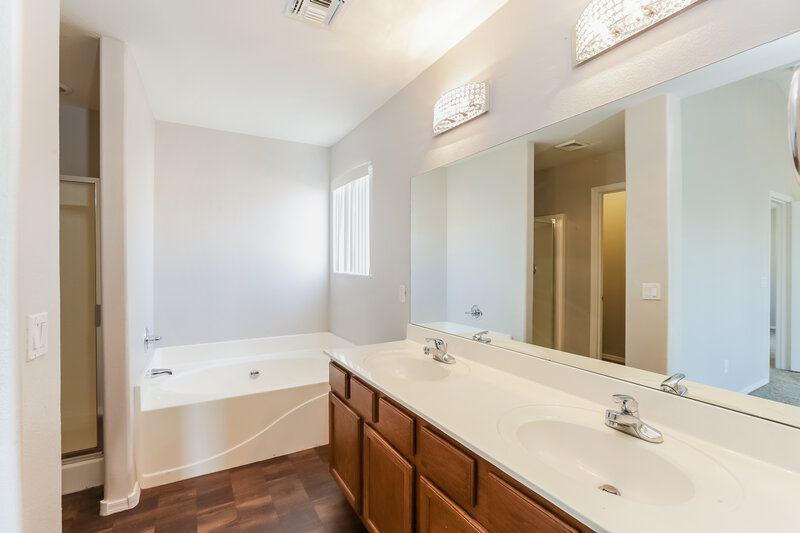 2,325/Mo, 2210 W Saint Catherine Ave Phoenix, AZ 85041 Misc View 9