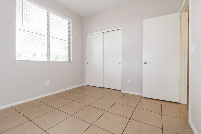 2,370/Mo, 9131 S 258th Ln Buckeye, AZ 85326 Bedroom View