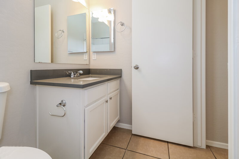 2,370/Mo, 9131 S 258th Ln Buckeye, AZ 85326 Bathroom View