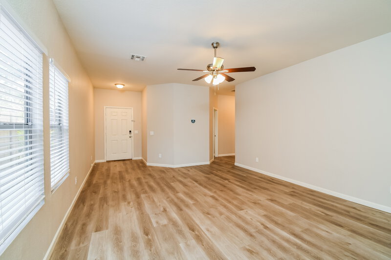 2,060/Mo, 10434 E Azalea Ave Mesa, AZ 85208 Living Room View 2