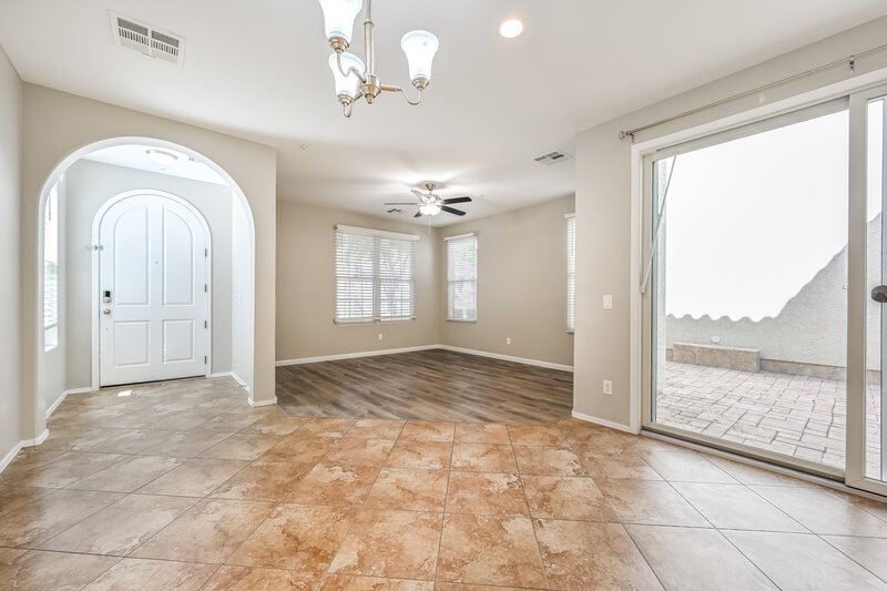 2,440/Mo, 28926 N 124th Dr Peoria, AZ 85383 Dining Room View 2