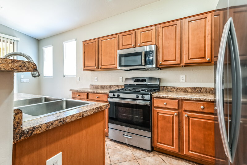 2,090/Mo, 12137 W Dove Wing Way Peoria, AZ 85383 Kitchen View