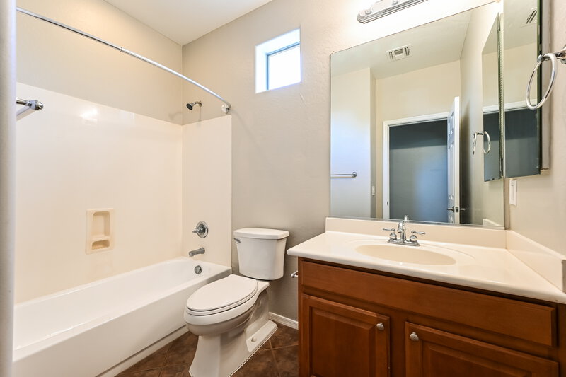 2,090/Mo, 12137 W Dove Wing Way Peoria, AZ 85383 Bathroom View