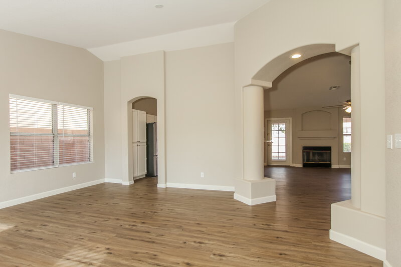 2,580/Mo, 824 E Rose Marie Ln Phoenix, AZ 85022 Living Room View